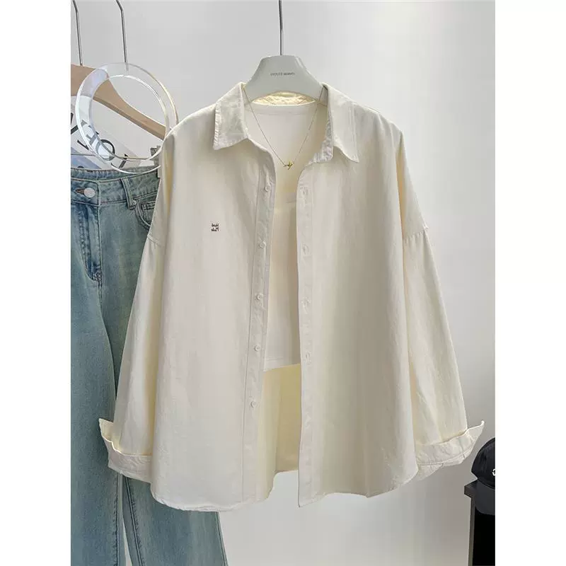 Белая рубашка женская, весна-лето 2025, новая корейская модель, свободного кроя, с вышитыми буквами, в стиле «ленивый», с длинными рукавами, рубашка-жакет, топ