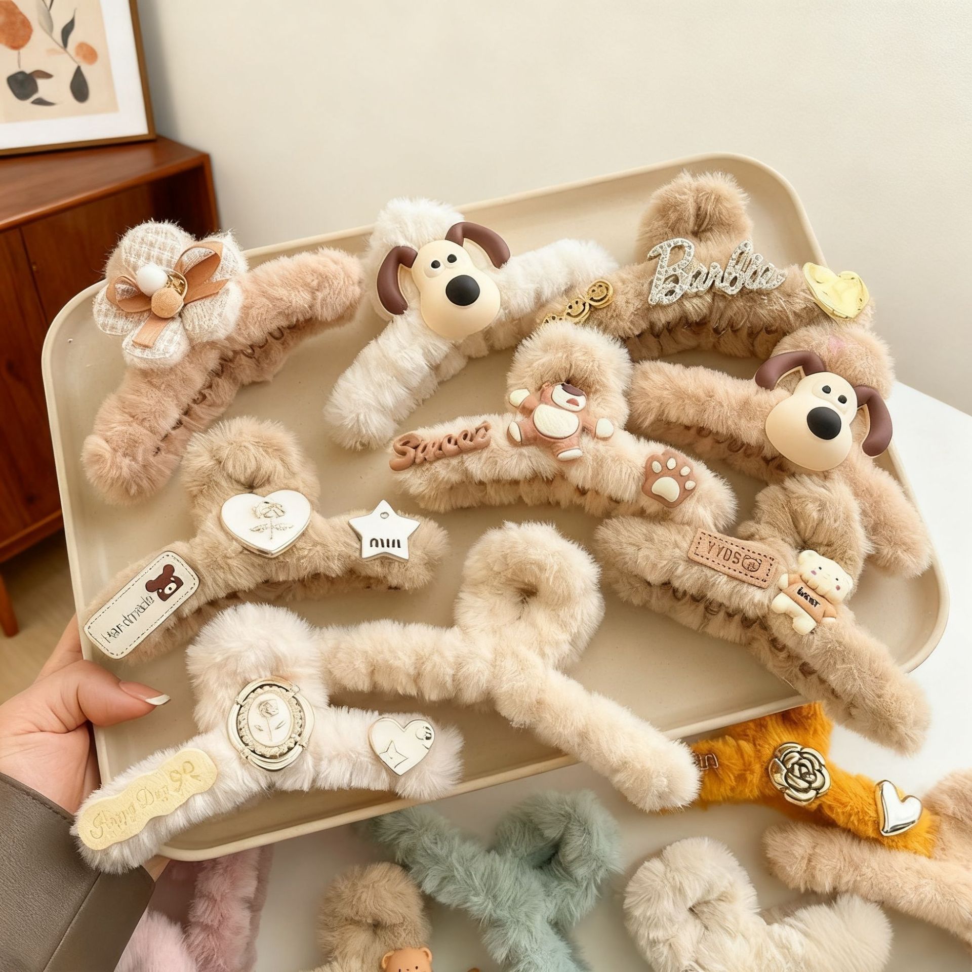 Otoño y invierno curry clip de agarre de cabeza grande clip de cabello tocado clip de tiburón 2025 nuevo peludo de gama alta agarre de cabello