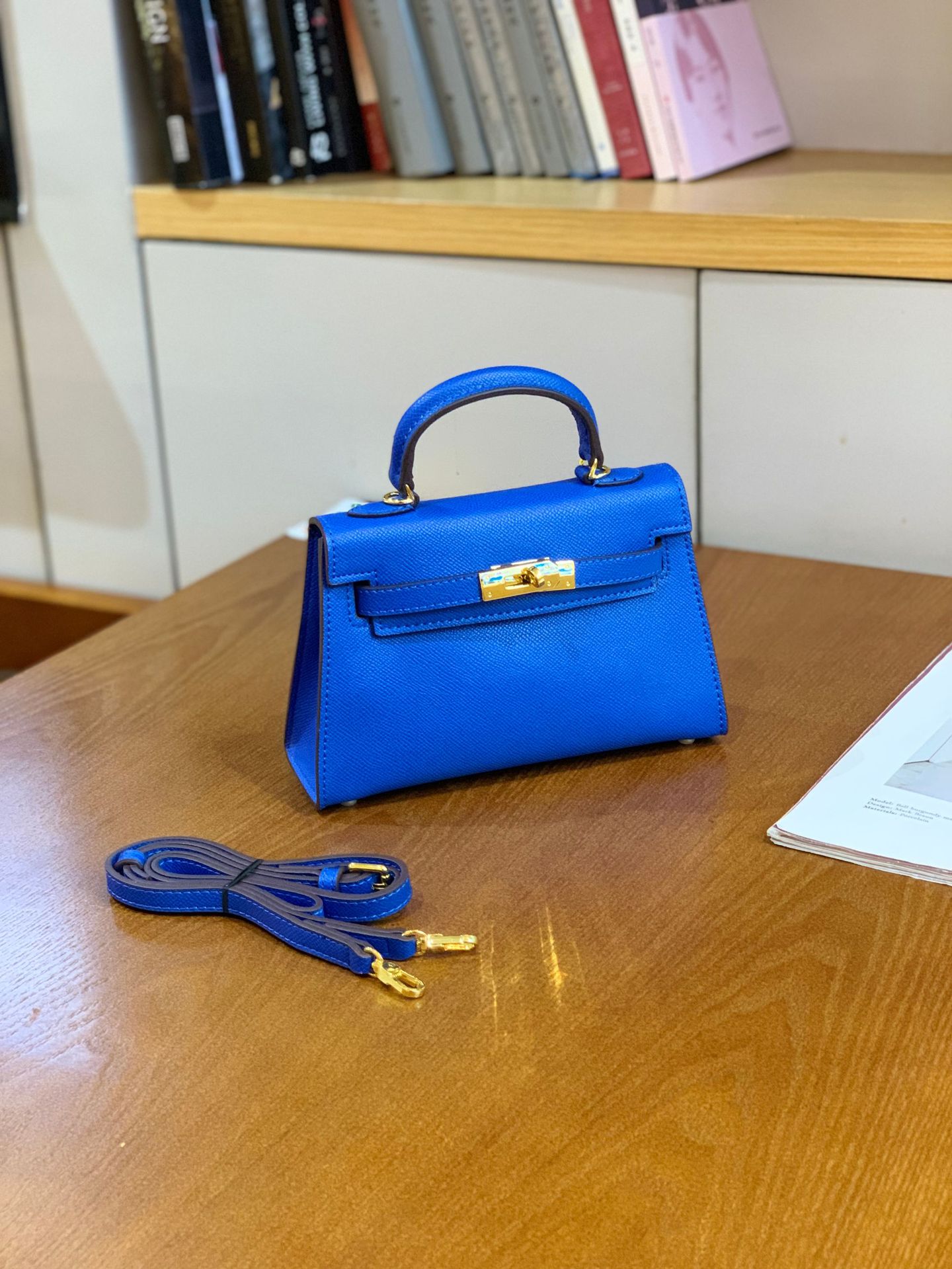 Small Handbag for Women 2026 New Trendy Internet Celebrity Fashion Versatile Shoulder Crossbody Kelly Handbag Light Luxury