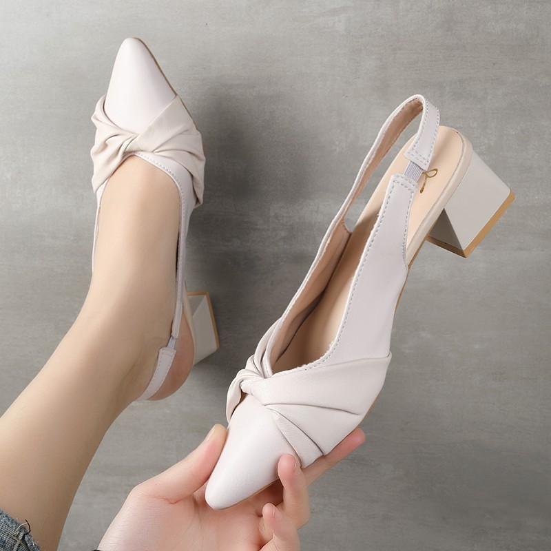 Baotou zapatos de mujer tacones gruesos 2026 verano nuevo tipo de zapatos de mujer hebilla puntiaguda sandalias de mujer ligeras y cómodas