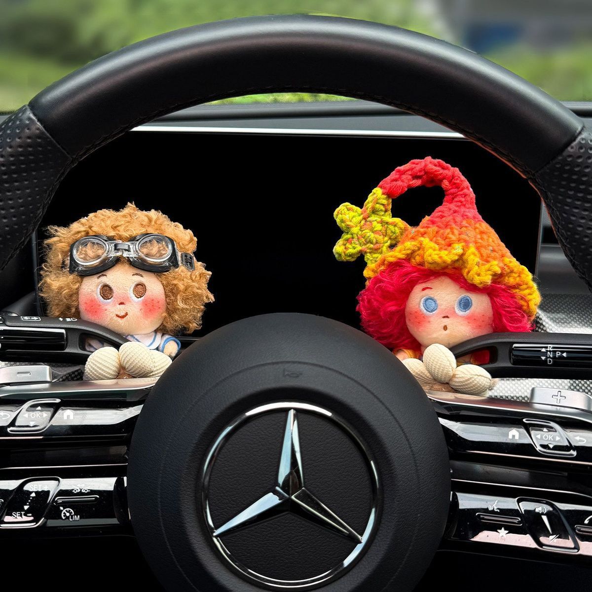 Roll-up small freckle car dashboard decoration, interior windshield wiper, turn signal, doll decoration, figurine, cute for girls
