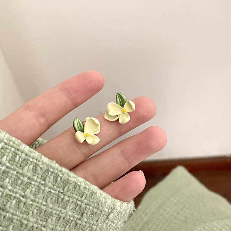 Gardenia earrings