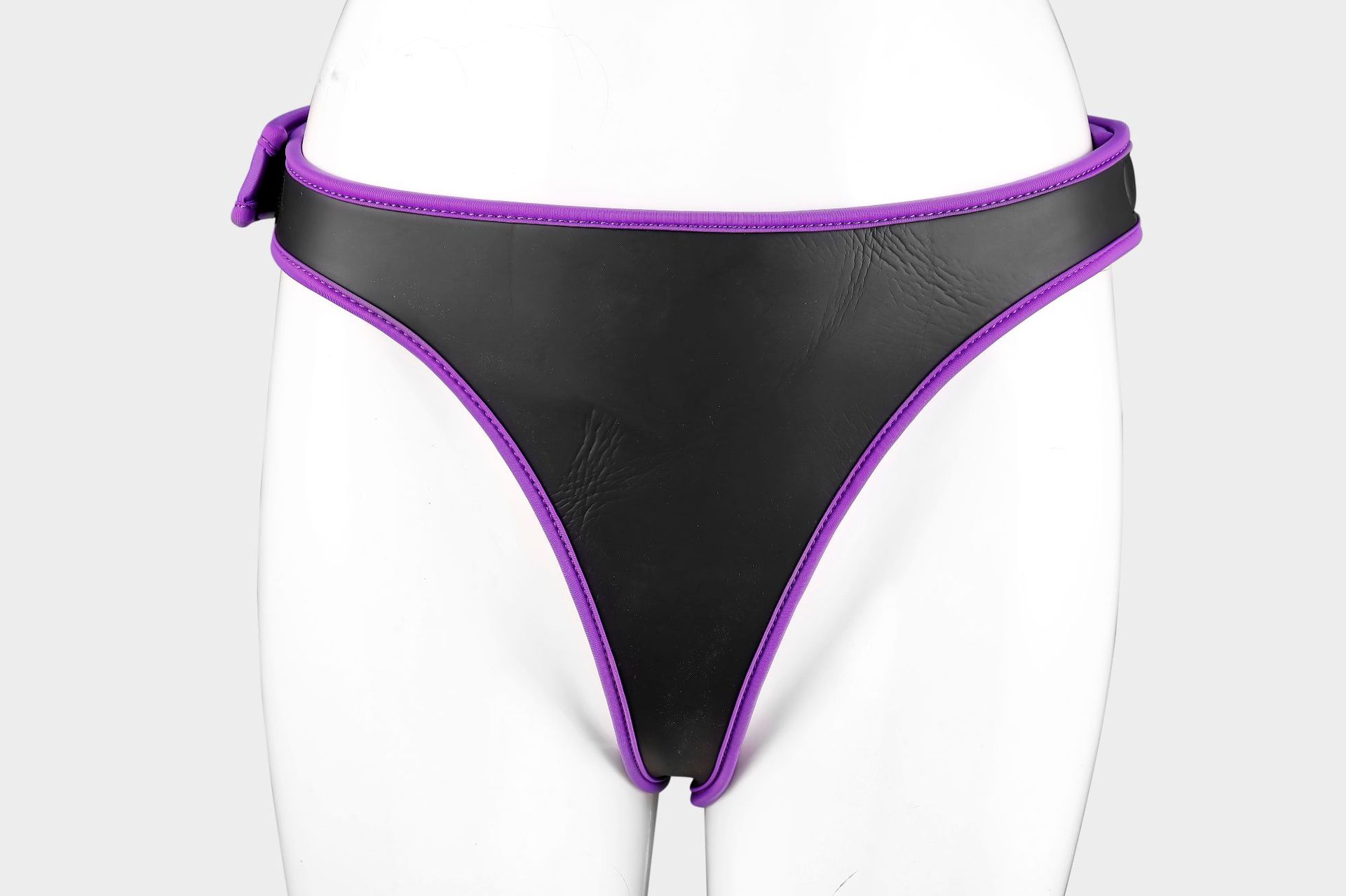 Pantalón de cuero morado
