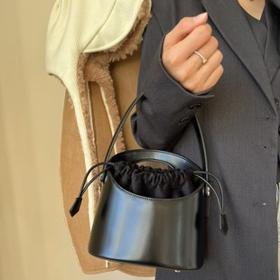 ����Y���С���OӋ����ˮͰ��������͹�ţƤ�μ�б����r�ְ�Ů