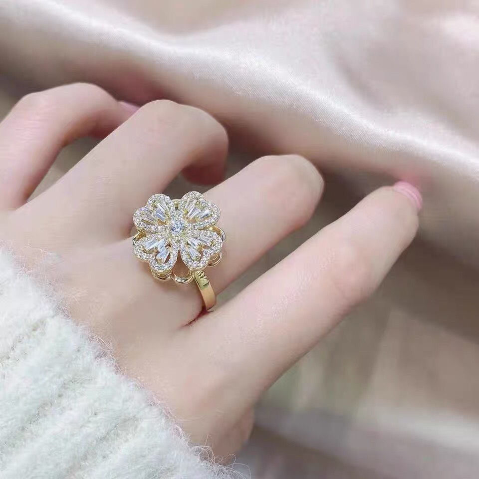 Rotatable Flower Ring For Women Adjustable Lucky Grass Design_voghion.com