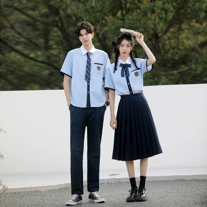 Class Uniforms in College Style for Student Graduation Photos, Junior and Senior High School Sports Day Opening Ceremonies, Choral Competitions, and Recitation Performances Class Uniforms in College Style for Student Graduation Photos, Junior and Senior High School Sports Day Opening Ceremonies, Choral Competitions, and Recitation Performances