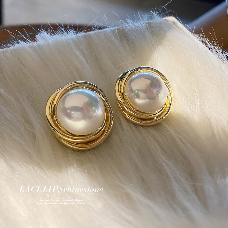 Earrings Image 3