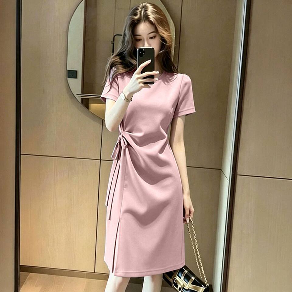Đầm liền nữ dáng chữ A cổ polo tay ngắn buộc dây, xẻ tà, phong cách công sở thanh lịch — Màu hồng, màu đen