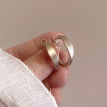 925银针磨砂咖金色耳环女高级小众设计百搭耳钉2025新款耳圈耳饰