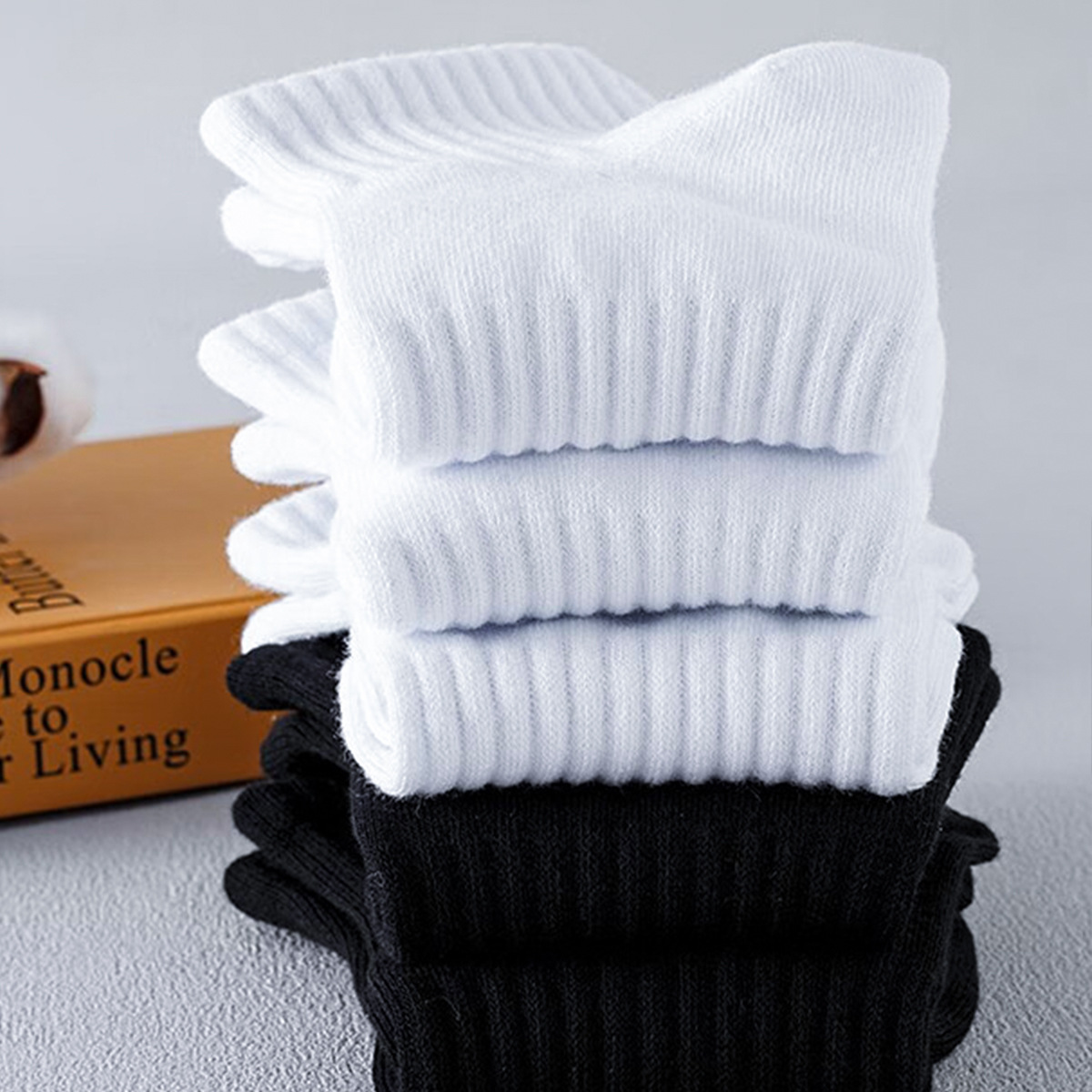 Zhuji Calcetines de hombre calcetines de hombre primavera y otoño juventud Estudiante Deportes calcetines de hombre en blanco y negro todo partido Deportes cortos