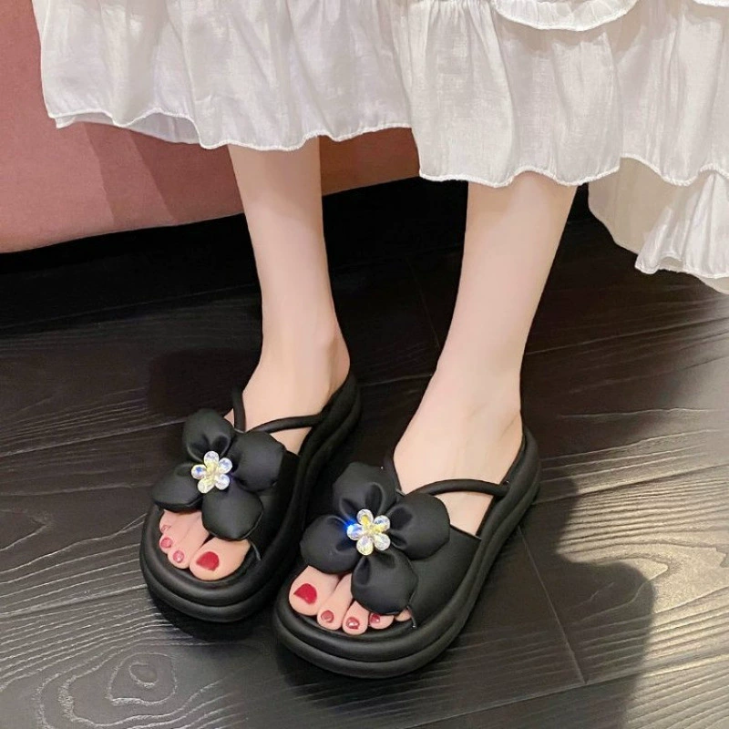 Летние босоножки 2025 года в стиле миниатюрной феи на толстой подошве и толстом каблуке, модная пляжная обувь для трансграничных продаж