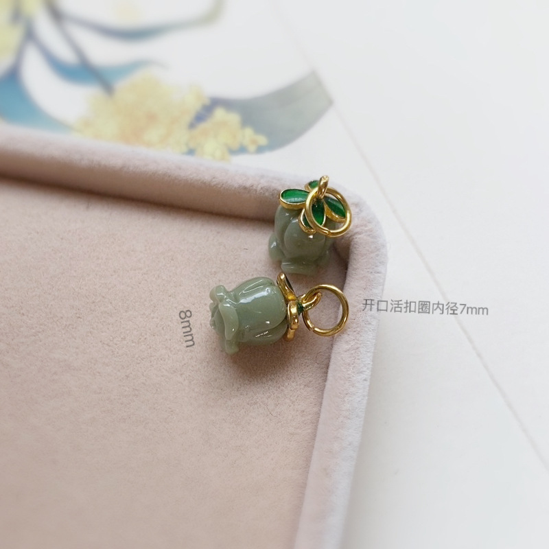 砂金のペンダントの玉髄は無事に蓮蓬diyのブレスレットの部品を掛けます。|undefined