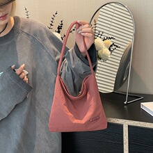 Colorful Fox韩系ins新款女士手拎包轻便休闲百搭轻便尼龙布包包