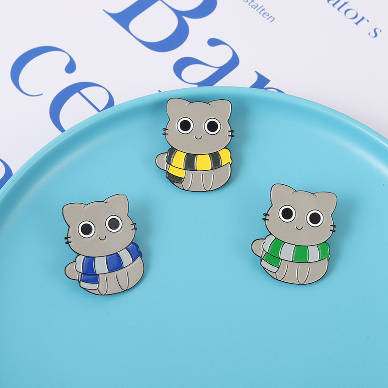 Daily Occasion Fashion Pin Cat Alloy Plating Unisex Brooches