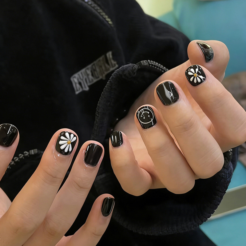 Dark Daisy Style Simple and Unique Short Square Nail Tips for Foreign Trade Cross-Border Fake Nails Dark Daisy Style Simple and Unique Short Square Nail Tips for Foreign Trade Cross-Border Fake Nails