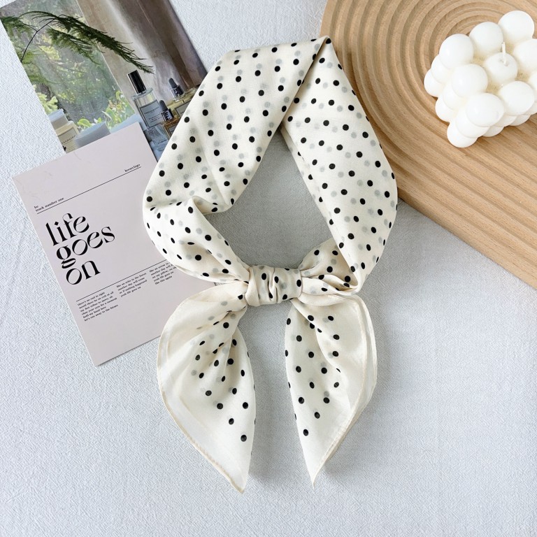 Pañuelo de seda de punto de onda coreano de seda cuello femenino a juego con ropa de mezclilla estilo japonés retro todo fósforo pequeño cuadrado bufanda de estilo literario