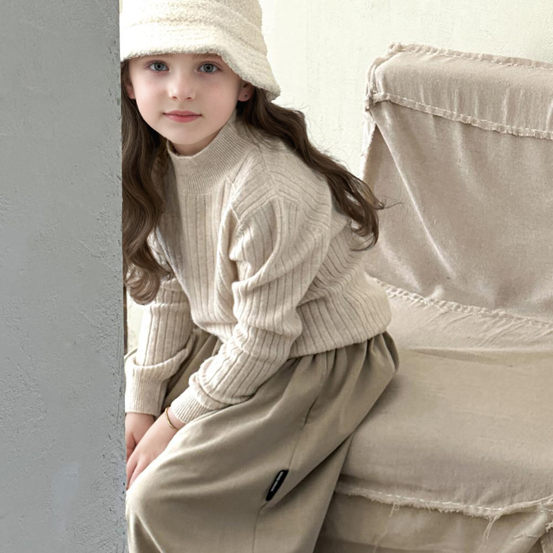 Suéter de ropa infantil otoño e invierno nuevo suéter de lana de niñas de cuello medio alto suéter de punto de estilo extranjero overhead camiseta de fondo de moda
