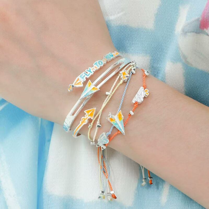 Orange Sea Paper Plane Bracelet, Niche Design, High-End Fashion, Sweet and Cool Bracelet, 2026 New Model