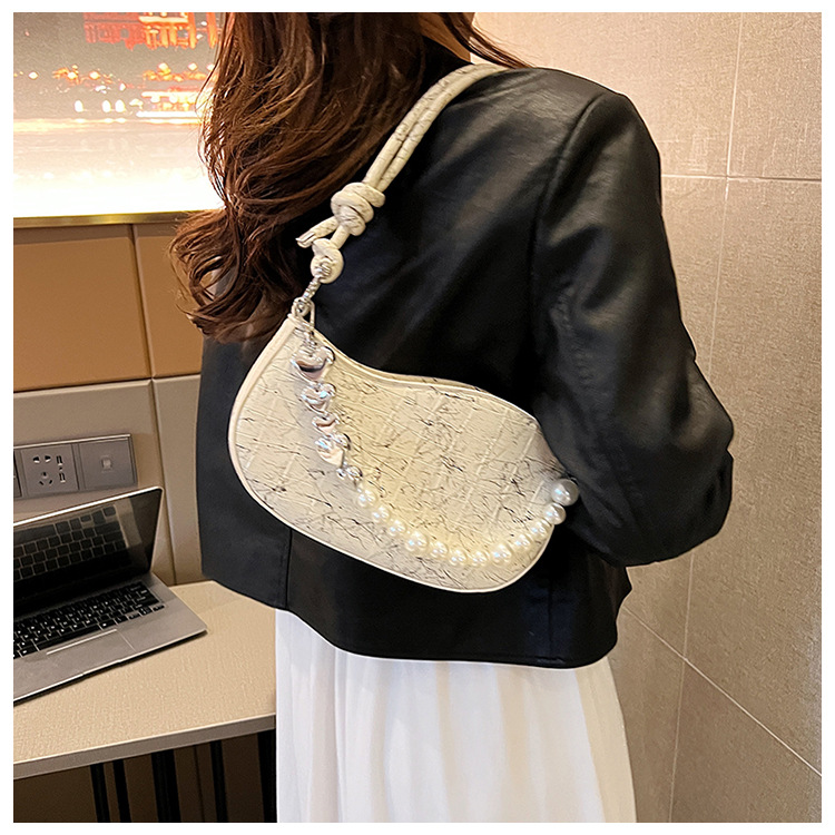 French chain armpit bag, women's high-end sense, niche trendy fashion handbag, western-style crescent bag_voghion.com