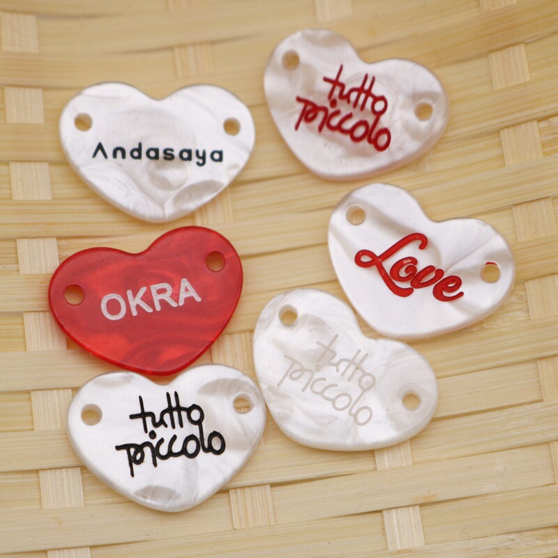 20 In-Stock Heart-Shaped Imitation Shell Resin Tags, Heart-Shaped Letter Labels, Sweater Knitwear Sock Decorative Buttons