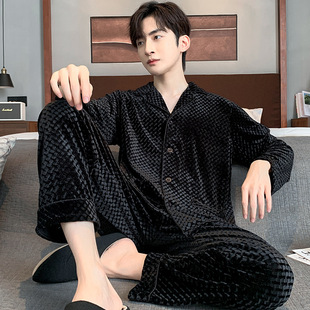 �߼��к�ɫ�n���q�L��˯���д��＾��ʿ�Ҿӷ����b�ﶬ���b���⴩