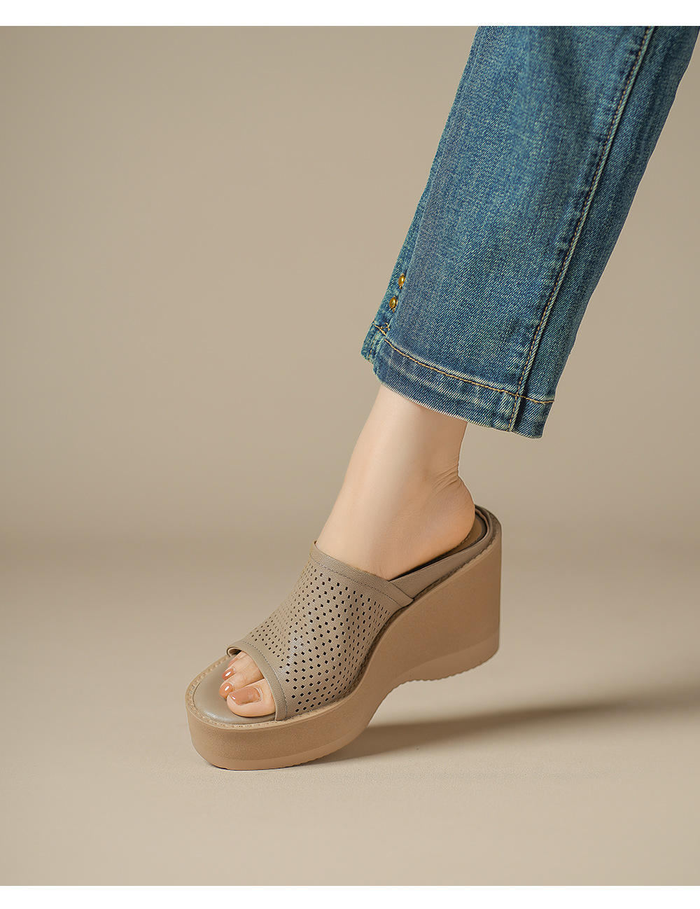 Dép sandal cao gót nữ da cừu đế xuồng mũi hở quai ngang — màu trắng ngà chi tiết 9