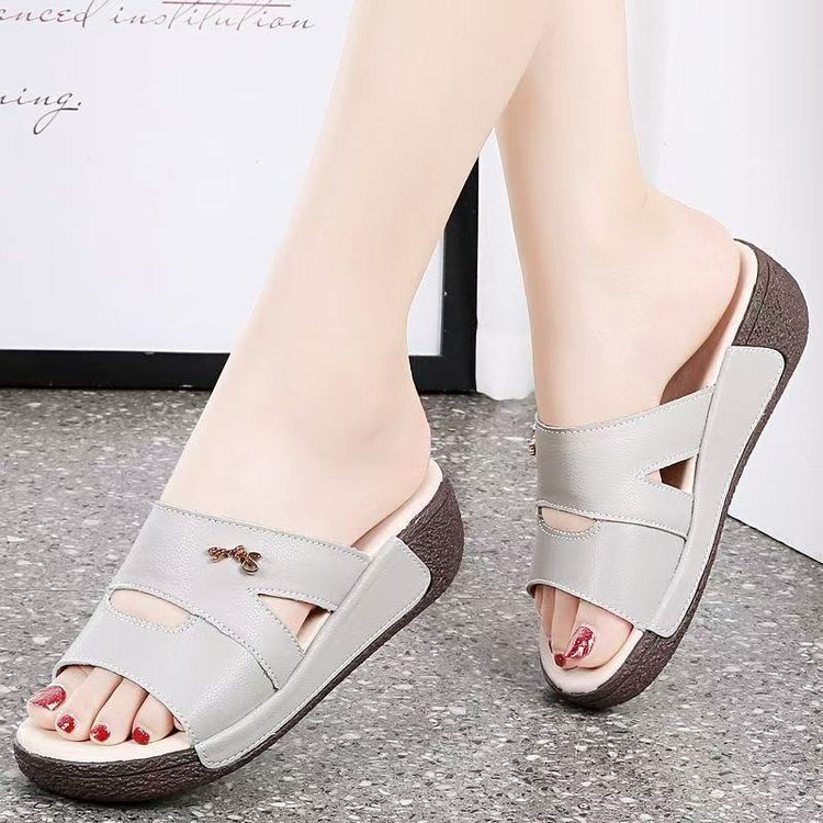 Nuevas zapatillas de verano para mujeres 06 nuevo cuero suave de fondo grueso aumento de altura de fondo suave madre boca de pez zapatillas image 4