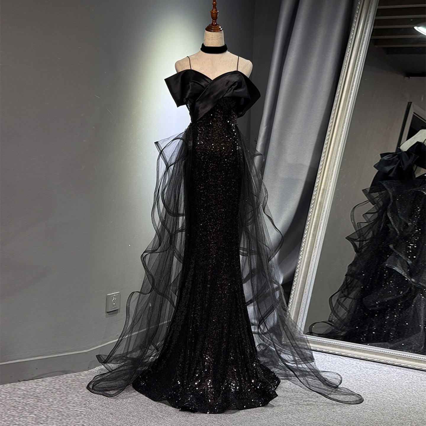 Black Sequined Halter Evening Gown Niche Fishtail Skirt For Women New Style Understated Luxury For Emcees Coming Of Age Ceremonies Annual_ecoleips.com