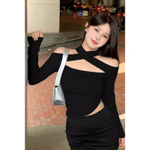 一字肩上衣女长袖秋季紧身内搭辣妹纯欲设计感短款修身打底衫