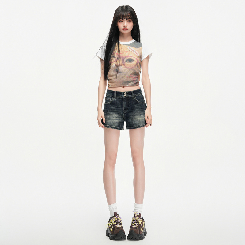 Blue-Gray Low-Waist Double-Button Denim Shorts for Women 2026 Summer New Style Loose Slimming Casual Versatile Hot Pants