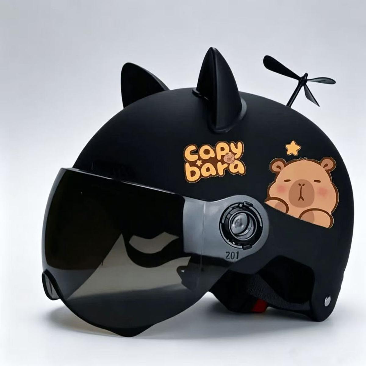 Children's certified motorcycle helmet, unisex, designed for summer use, lightweight and breathable, with four-point safety harness
