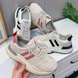 ��Ĥ����Ƥ��ӖЬŮ2026�����¿����e�ٴ��ϵ�ЬŮ����\�Ӱ���Ь