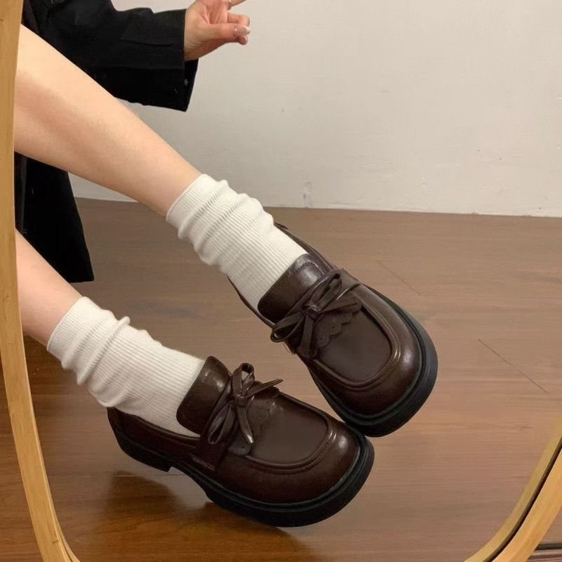 Retro casual shoes made of soft leather platform with bow