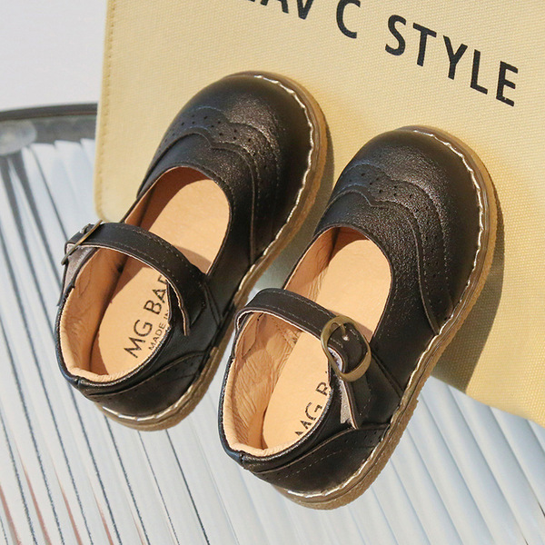 Casual demi-season shoes