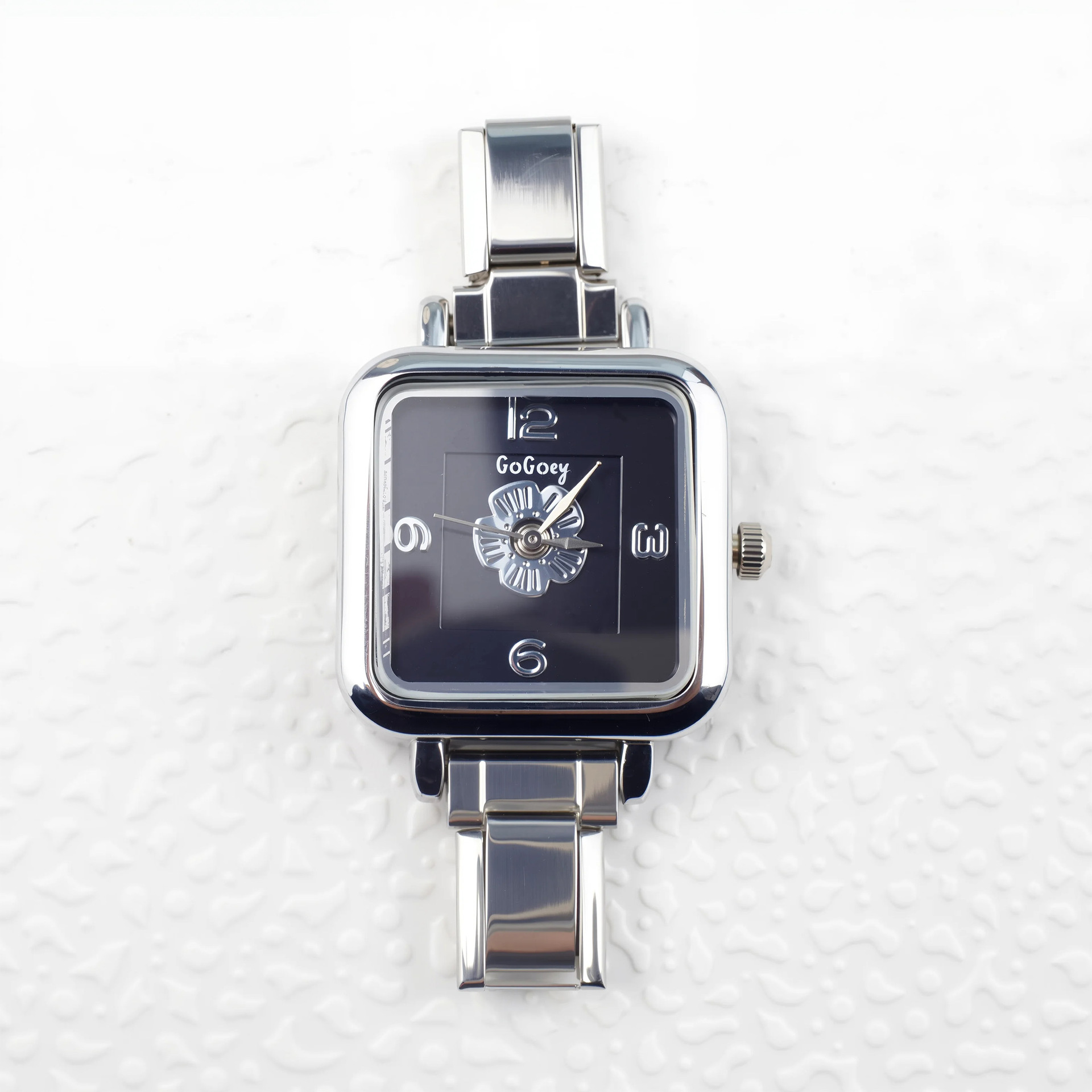 人気モジュールのチェーン時計女性石英時計卸売り欧米のブレスレットには、DIY腕時計がセットされています