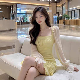ZS5812法式温柔风方领褶皱长袖连衣裙女小众设计收腰显瘦包臀短裙