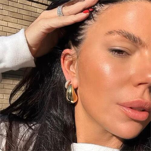 Amazon hot selling water drop hollow earrings furnace vacuum plating polished hollow comma earrings stainless steel earrings