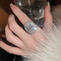 フランス式の軽い豪華な鳩の卵のジルコンの指輪の小さい大衆の気質の百合の食事の指戒の夏の高級感のフラッシュの手の装飾