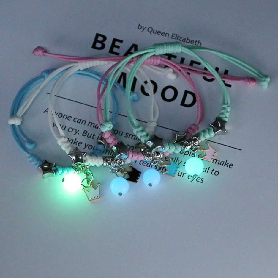 블랙 블루 핑크 화이트 크라운