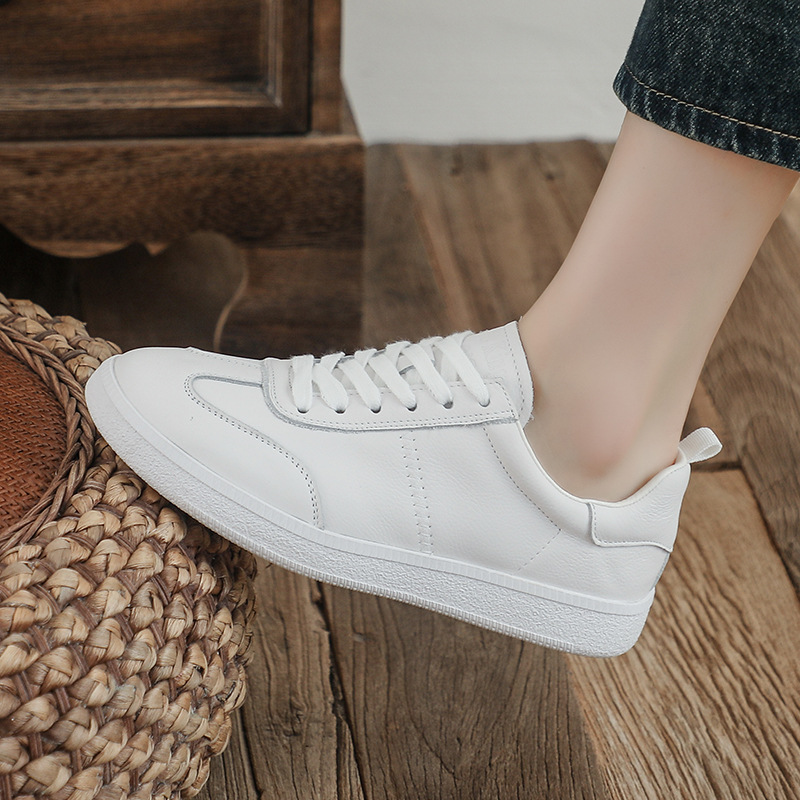 첫 번째 레이어 소 가죽 흰색 독일 훈련 신발 여성 여름 2024 봄과 가을 새로운 모든 경기 스포츠 캐주얼 플랫 화이트 신발 여성