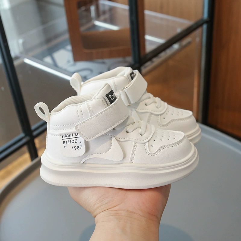 Высокие кожаные лапши маленькие белые туфли женские прилив крутой 2024 осенние новые весенние и осенние корейские версии дикие спортивные туфли с толстой подошвы
