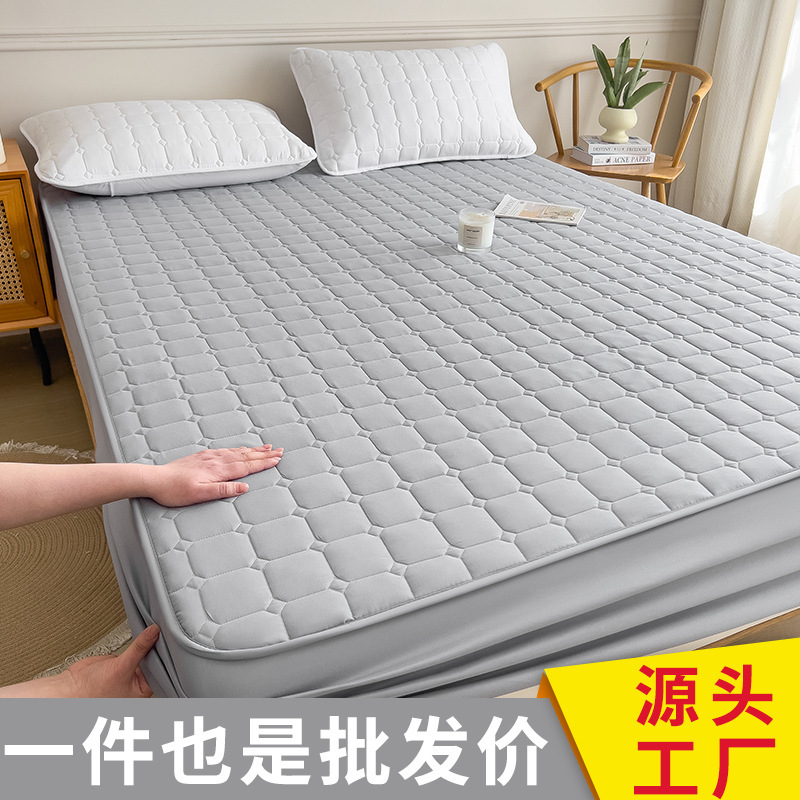 純色の肌に綿のベッドカバーを挟んで通気性を高めて滑り止めシーツを厚くします。|undefined