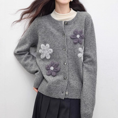 立体花朵毛衣开衫女2025秋冬新款软糯灰色针织短外套