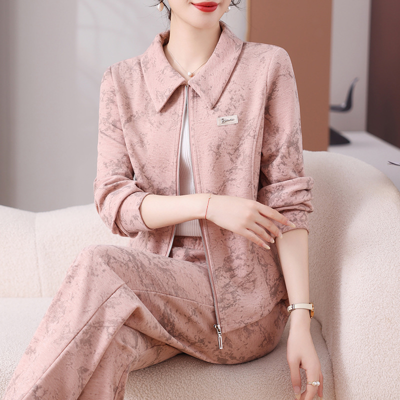 秋季外套女妈妈运动套装女2026新款中老年女装秋装洋气时尚两件套
