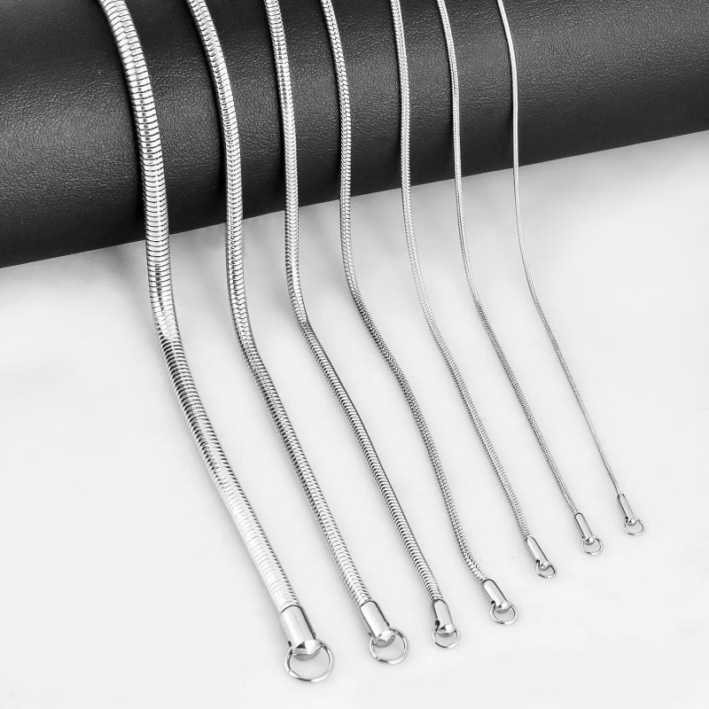 简约细圆蛇锁骨链不锈钢项链简约情侣蛇骨链服饰毛衣链吊坠挂链