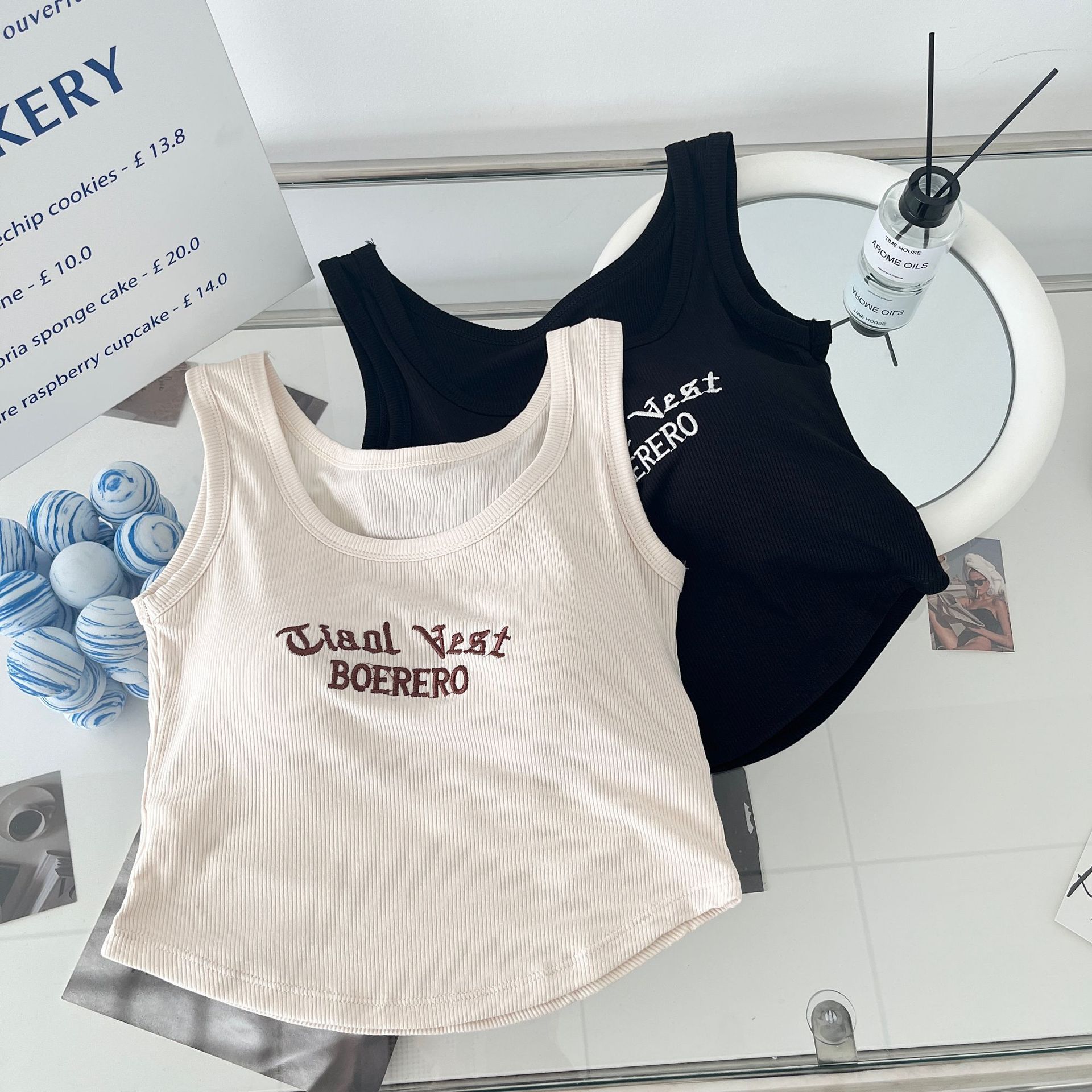 Nueva camisola de color sólido envuelto en el pecho chaleco fijo en el pecho almohadilla interior y exterior desgaste ancho correa de hombro slim fit todo partido Chaleco de fondo