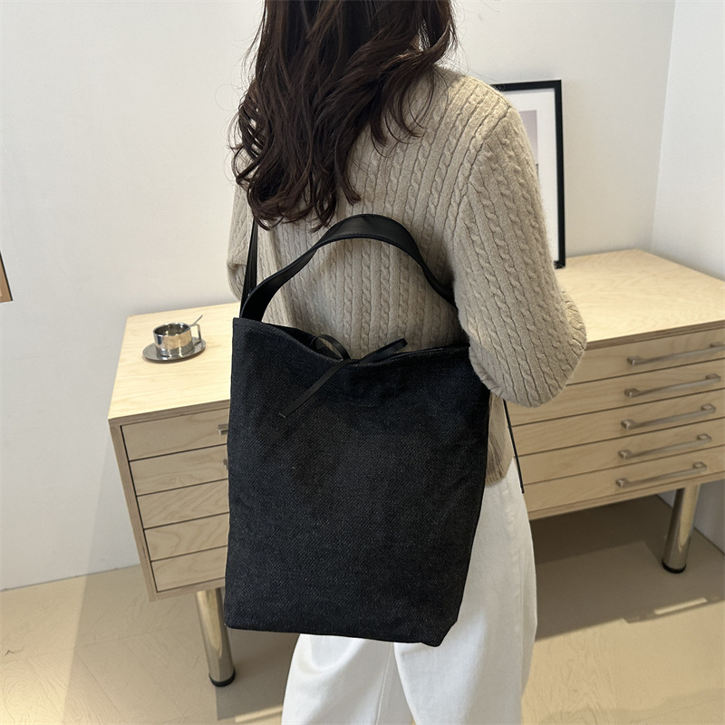 Bolso de denim de gran capacidad para mujeres verano 2024 nueva moda coreana nicho bolso de cubo bolso de hombro mochila