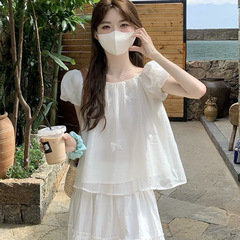 女性用ホワイトパフスリーブシフォントップ、夏用フレンチベビードールシャツ、ショートウエストシャツ、痩身・肉感カバー半袖シャツ