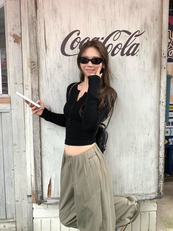 【260克人棉莫代尔】纯色简约纽扣修身显瘦圆领设计感百搭上衣潮|undefined
