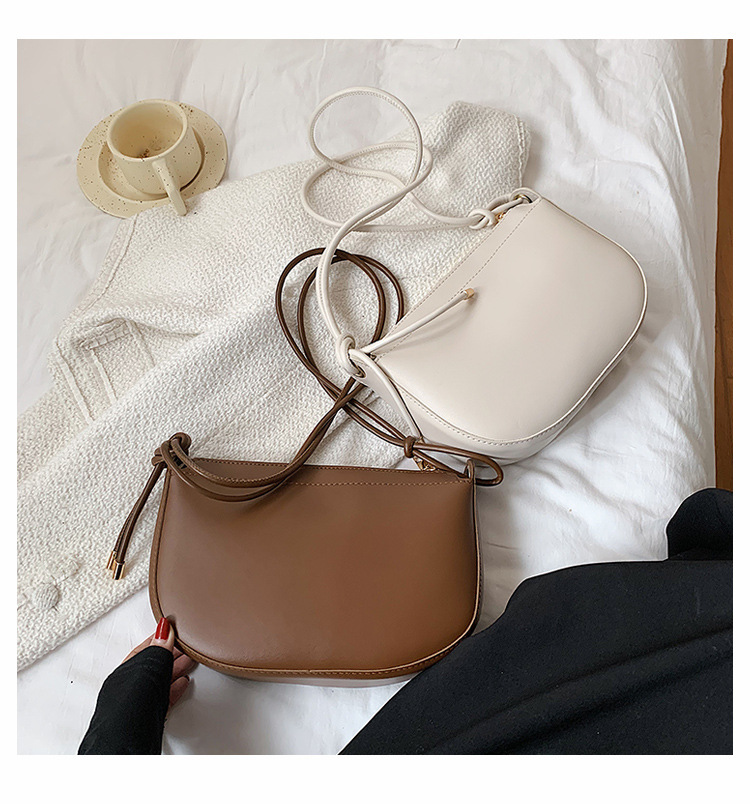 High-grade Small Bag Women's Bag 2021 New Fashion Messenger Bag Fashion All-match Retro Shoulder Bag Popular Small Square Bag display picture 6